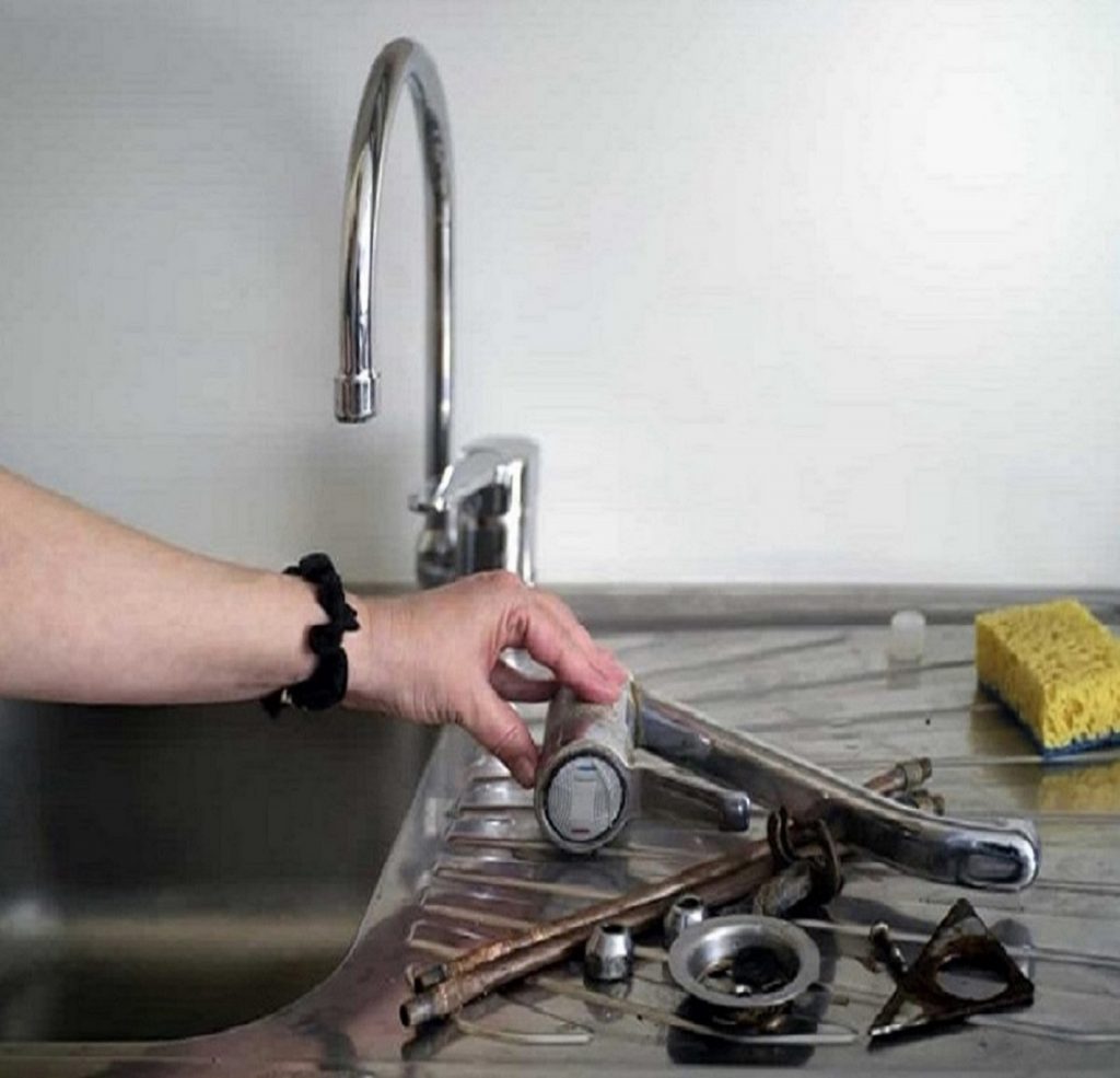 How to Install and Care For Kitchen Faucets