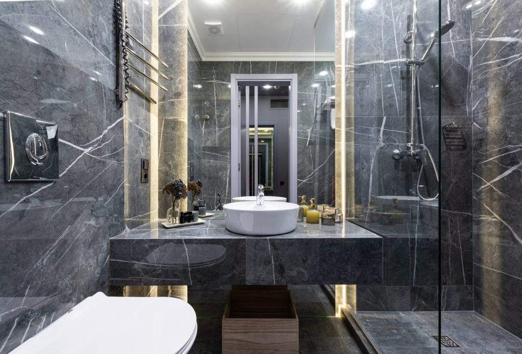 6 Reasons Why Over-Decorating Your Bathroom is NOT a Good Idea