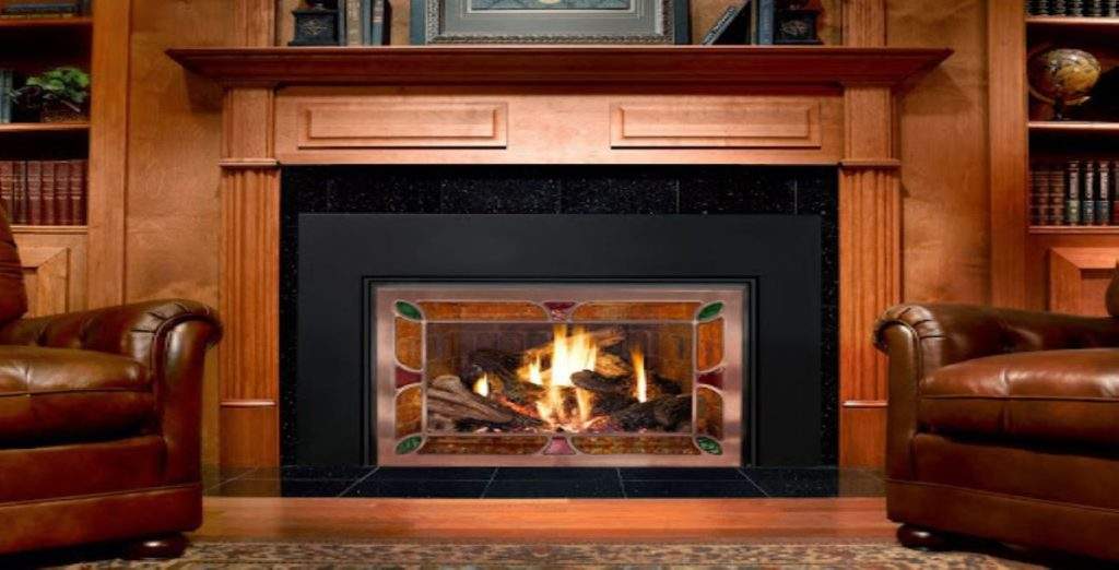 10 Mid-Century Fireplaces That Are Heating Things Up