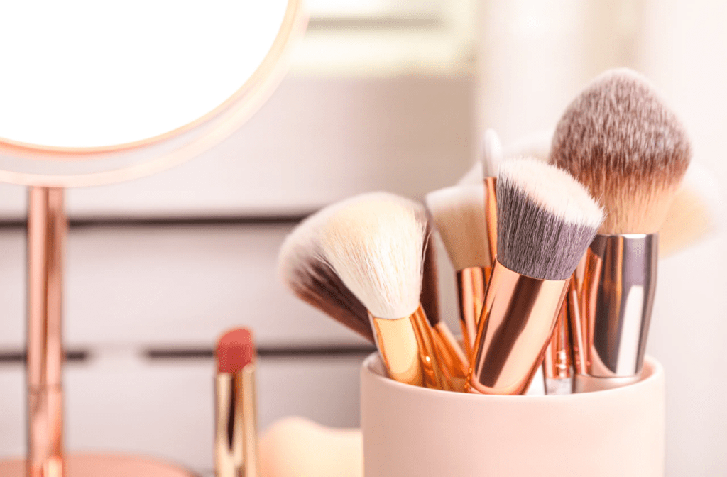 10 Life-Changing Secrets That Celebrities Learned from Their Makeup Artists 10 Life-Changing Secrets That Celebrities Learned from Their Makeup Artists
